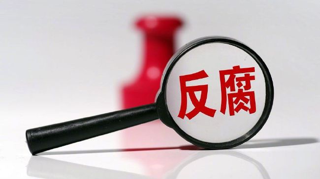 香港导演麦兆辉曾执导《无间道》《窃听风云》系列等经典犯罪电影，此次他与最高人民检察院影视中心强强合作，以全新视角聚焦犯罪庭审